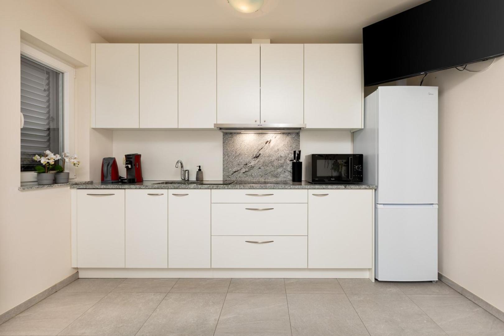 Apartments Pivas Малинска Экстерьер фото