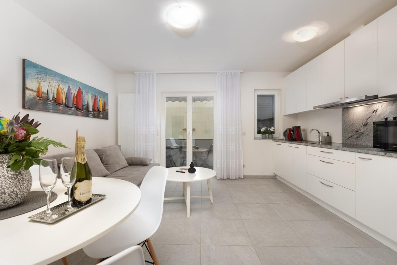 Apartments Pivas Малинска Экстерьер фото